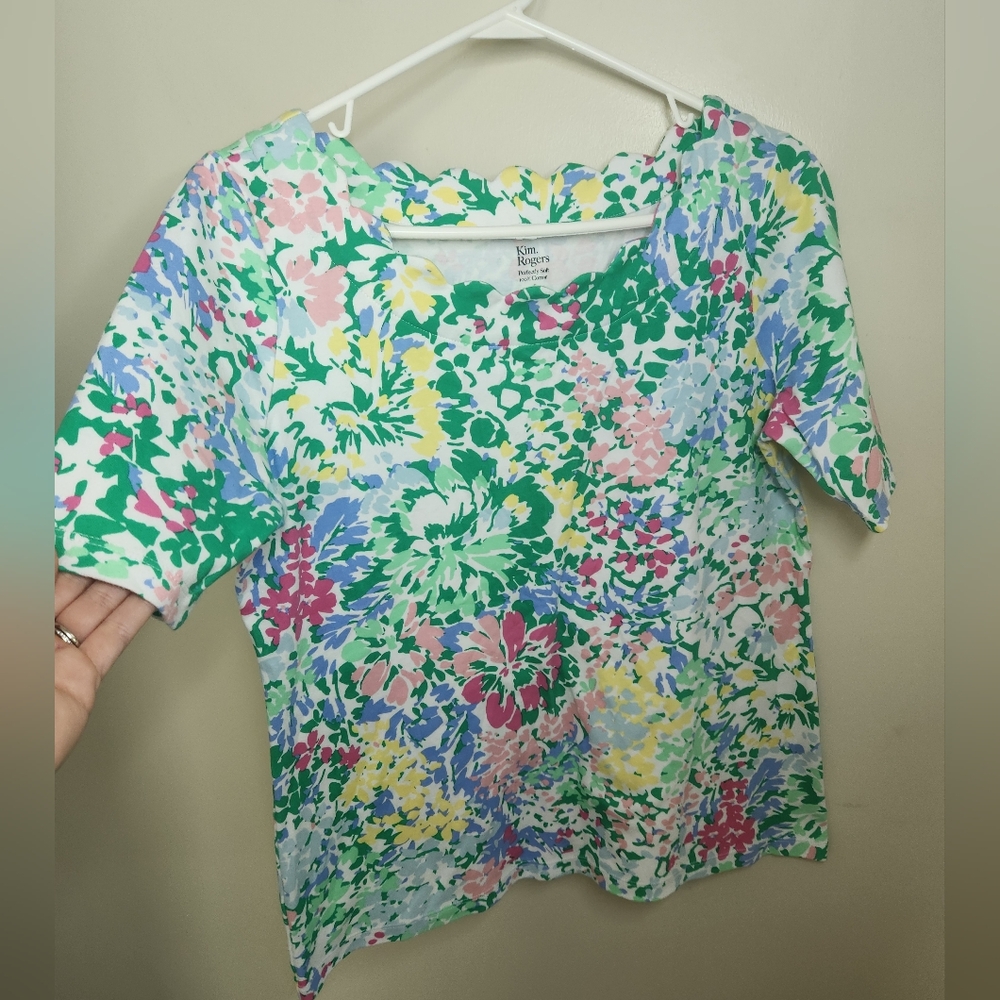 Women's Kim Rogers Scalloped Neckline Floral Print Top Sz Small - Picture 5 of 8